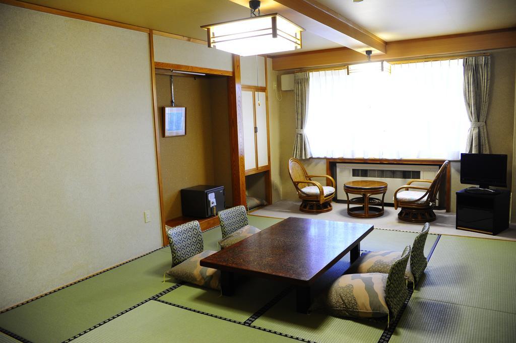 Hotel Azumashiya Kuroishi ภายนอก รูปภาพ